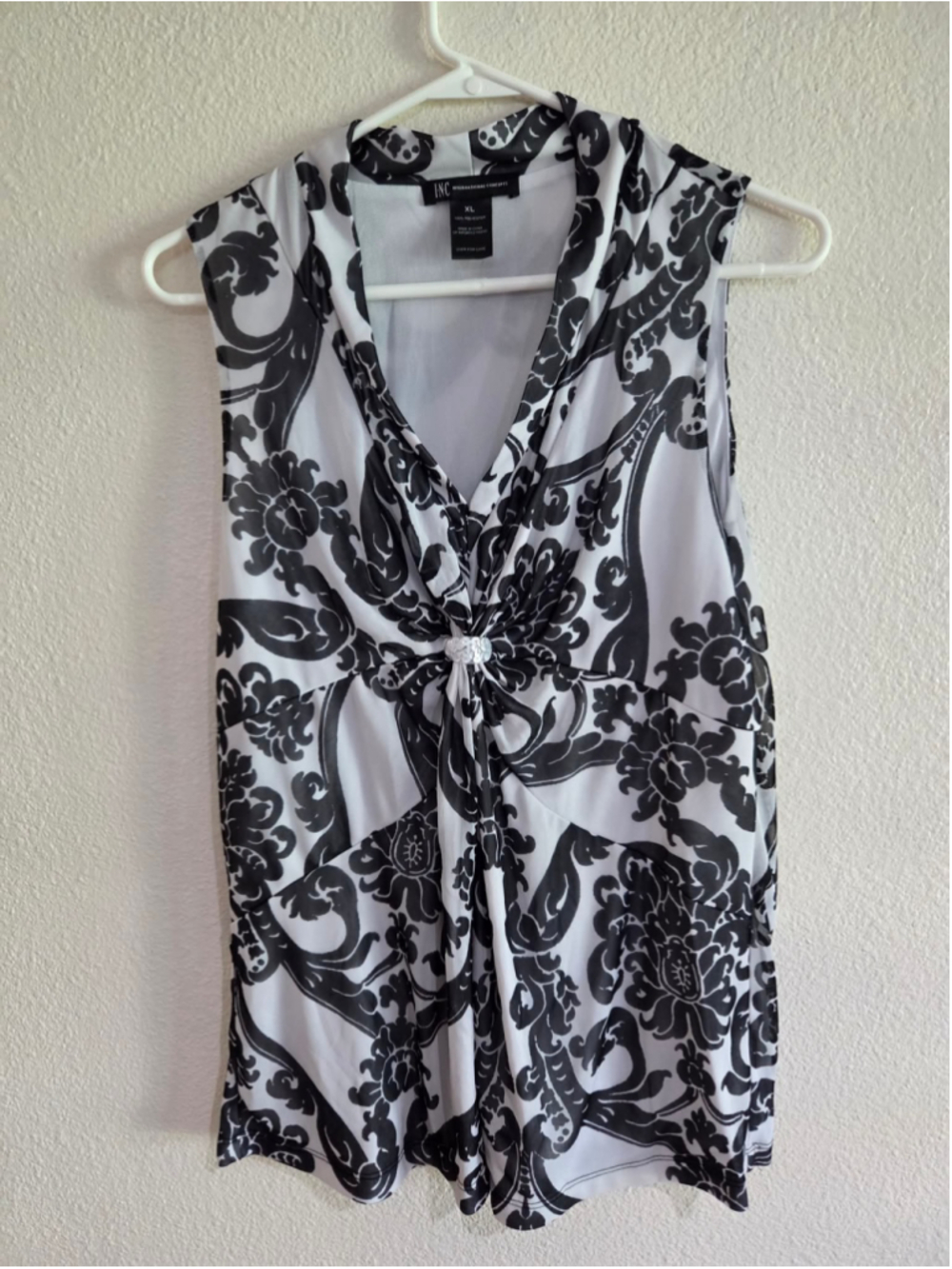 INC International Concepts Women’s XL Sleeveless Top Black & White Damask Print